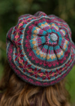 Load image into Gallery viewer, Autumn Winter 24 Alloa Beret Made in Scotland by Eribe
