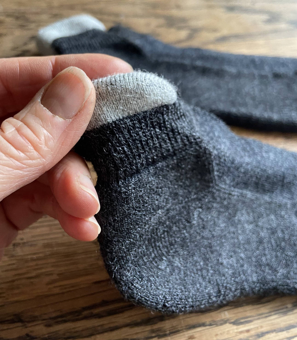 NEW Men’s Alpaca Running Socks – Charcoal