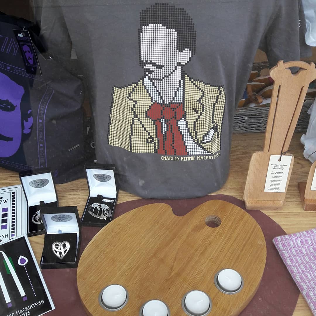 Charles Rennie Mackintosh Dot T-Shirt - Brave Scottish Gifts