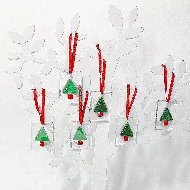 Xmas Tree Charm decoration handmade by Gill Chesnutt Artisan Glass